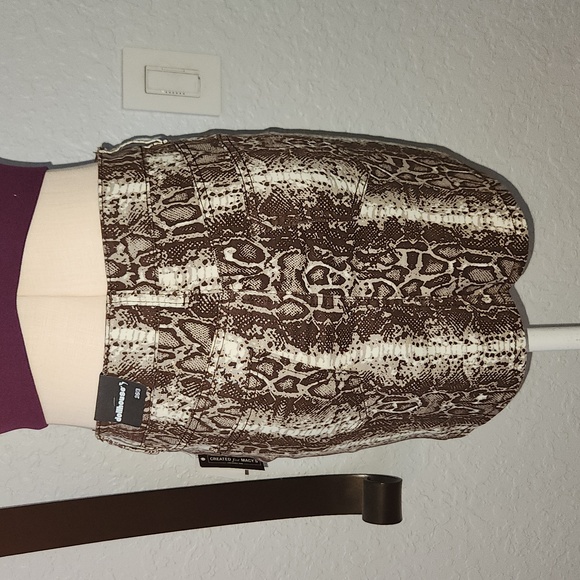 43. NWT Dollhouse snake print mini skirt, Size 26/3 - Picture 2 of 5